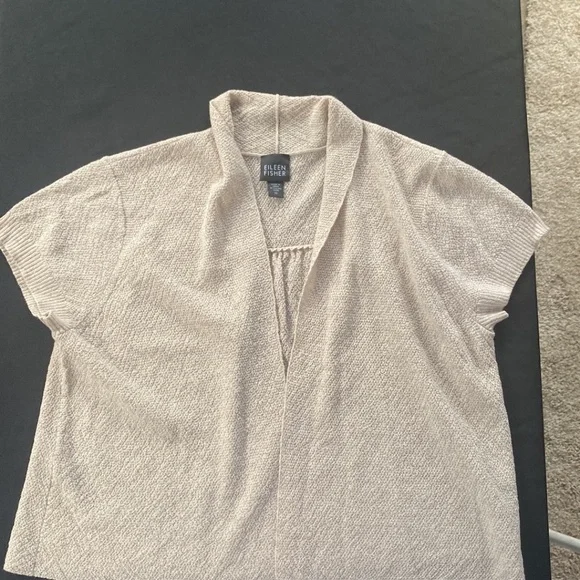 Toos - Picture 2 of 8